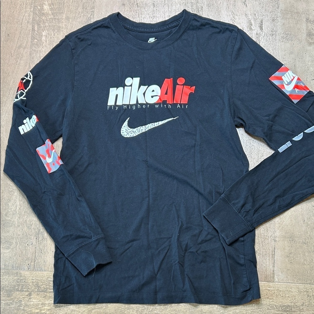 Nike Air Black and Red Long Sleeve Tee perfect condition - Picture 4 of 4